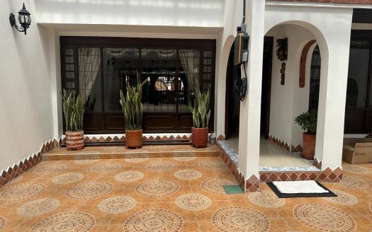 MALIBU VENTA CASA INDEPENDIENTE 250 M2, 2 NIVELES, $1.400.000.000