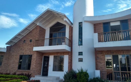 ANAPOIMA VENTA AMOBLADA CASA CAMPESTRE CONJUNTO LAS ACACIAS 625 M2 TERRENO 2000 M3 $1.800.000.000