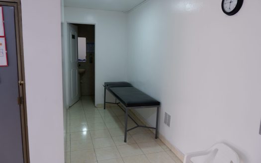 NORMANDIA OCCIDENTAL VENTA CASA COMERCIAL 242 M2, TERRENO 12×16,468 MTS, $1.480.000.000