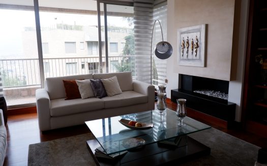 COLINA DE SUBA ARRIENDO APARTAMENTO PISO 3 EXTERIOR, DESOCUPADO, 220 M2 CANON $10.000.000 INCLUIDA ADMNISTRACION